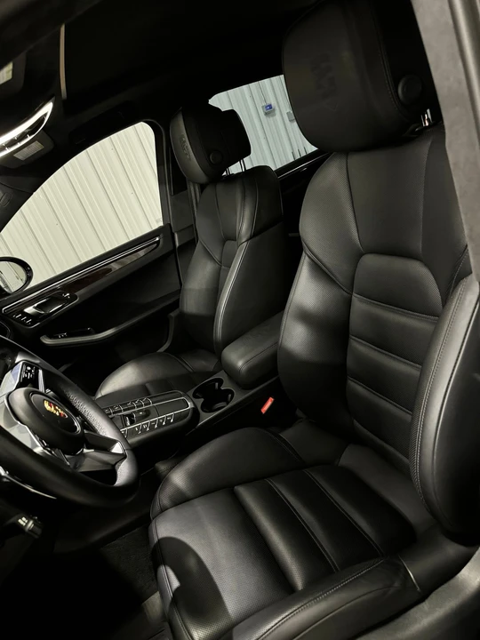 2016 Porsche Macan Turbo - Image 20 of 30