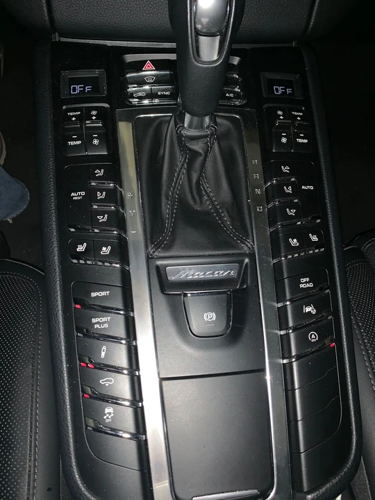 2016 Porsche Macan Turbo - Image 5 of 12