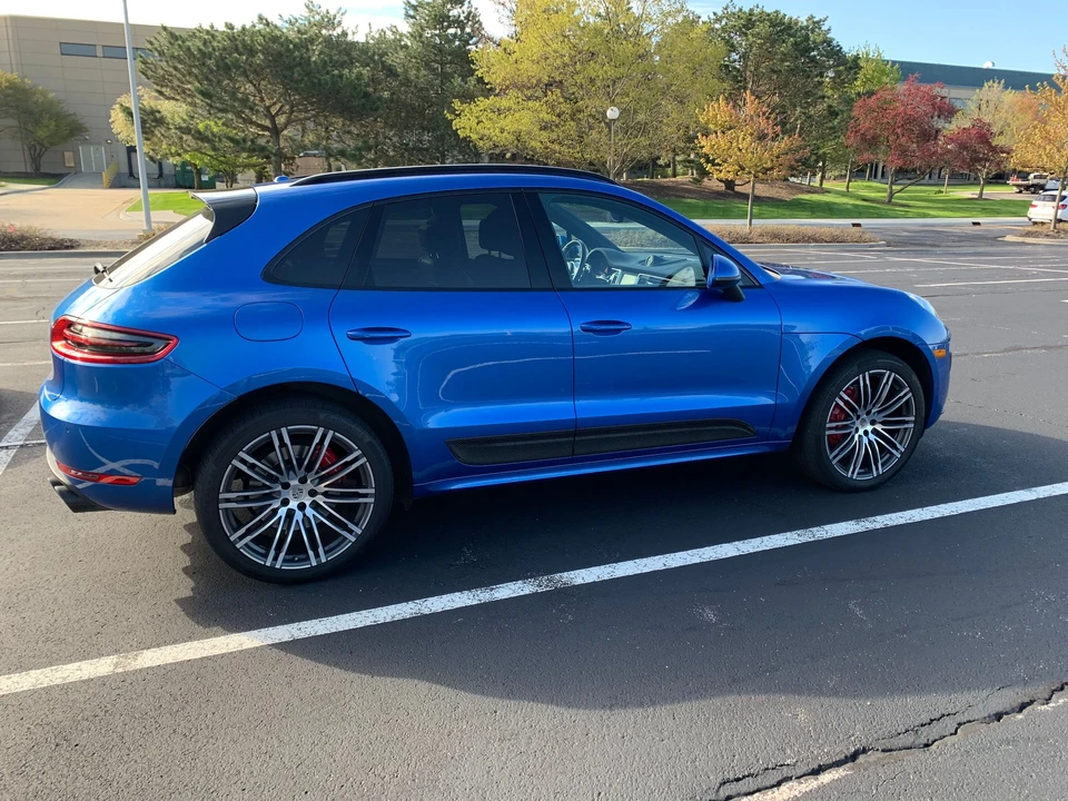 2016 Porsche Macan Turbo - Image 9 of 12