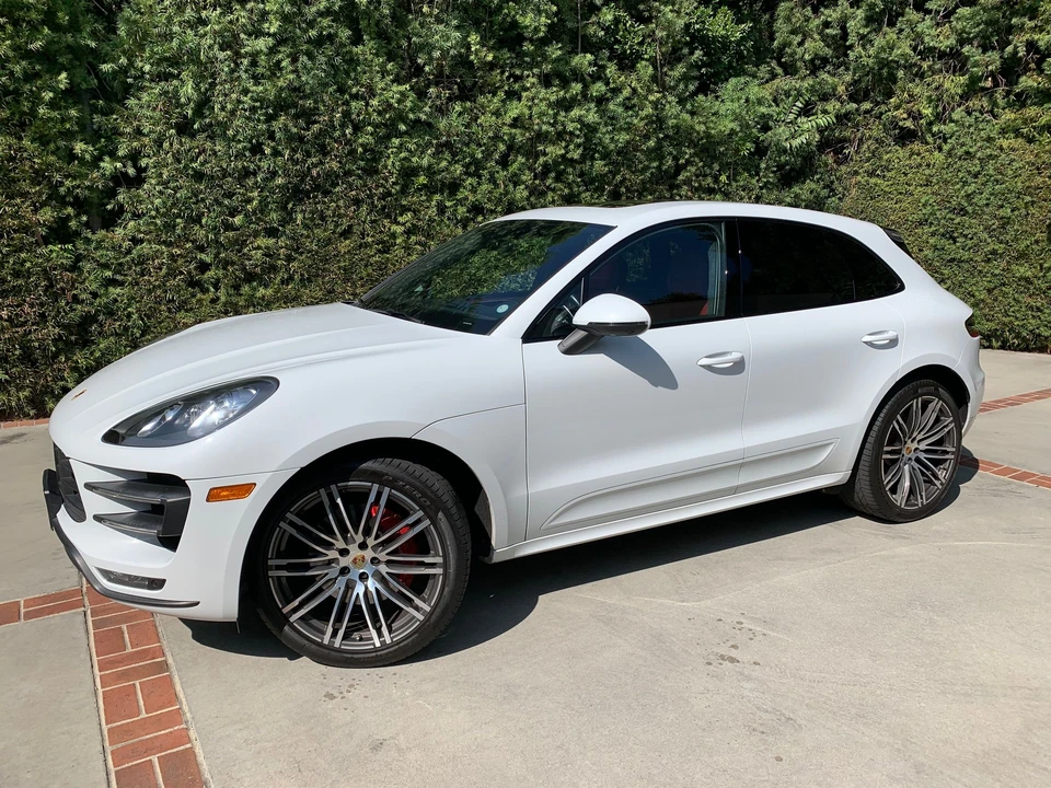 2016 Porsche Macan Turbo - Image 3 of 31