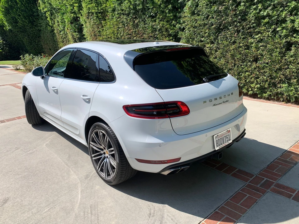 2016 Porsche Macan Turbo - Image 8 of 31