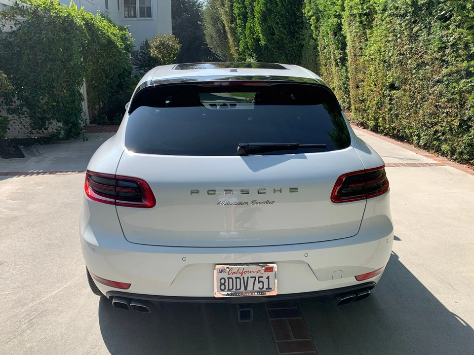 2016 Porsche Macan Turbo - Image 10 of 31