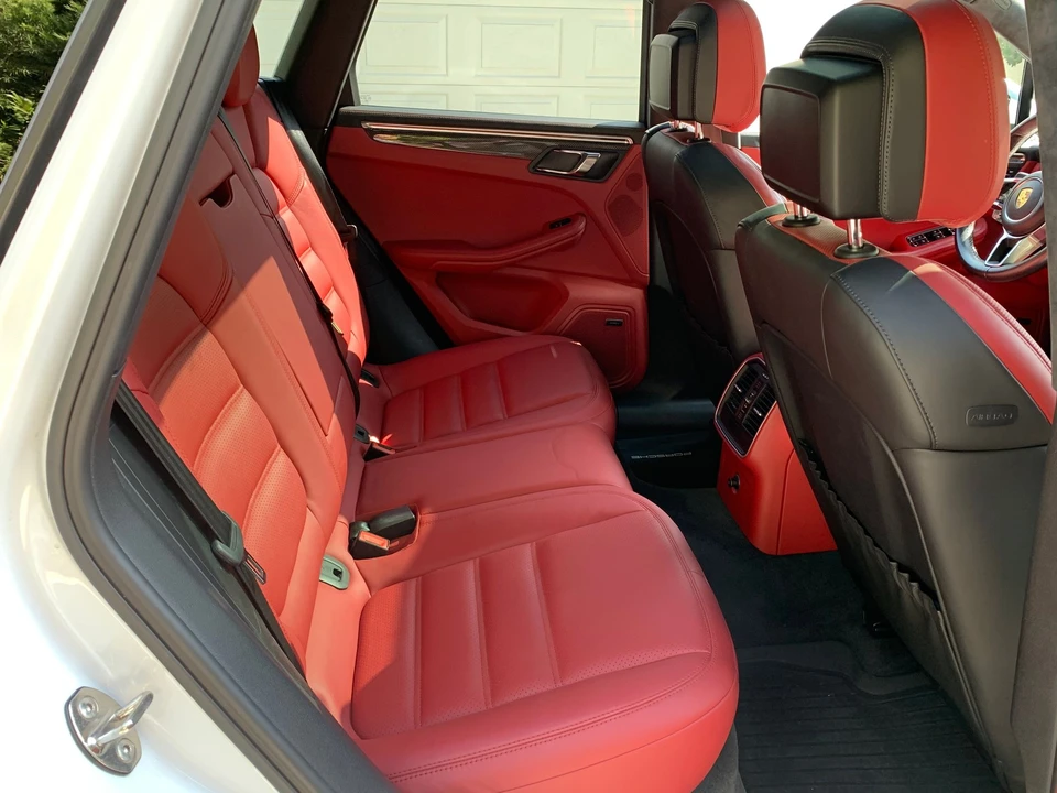2016 Porsche Macan Turbo - Image 27 of 31