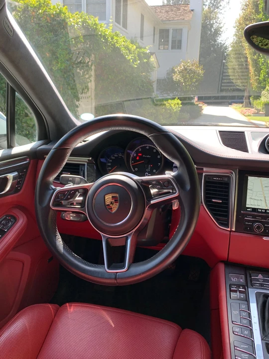 2016 Porsche Macan Turbo - Image 18 of 31