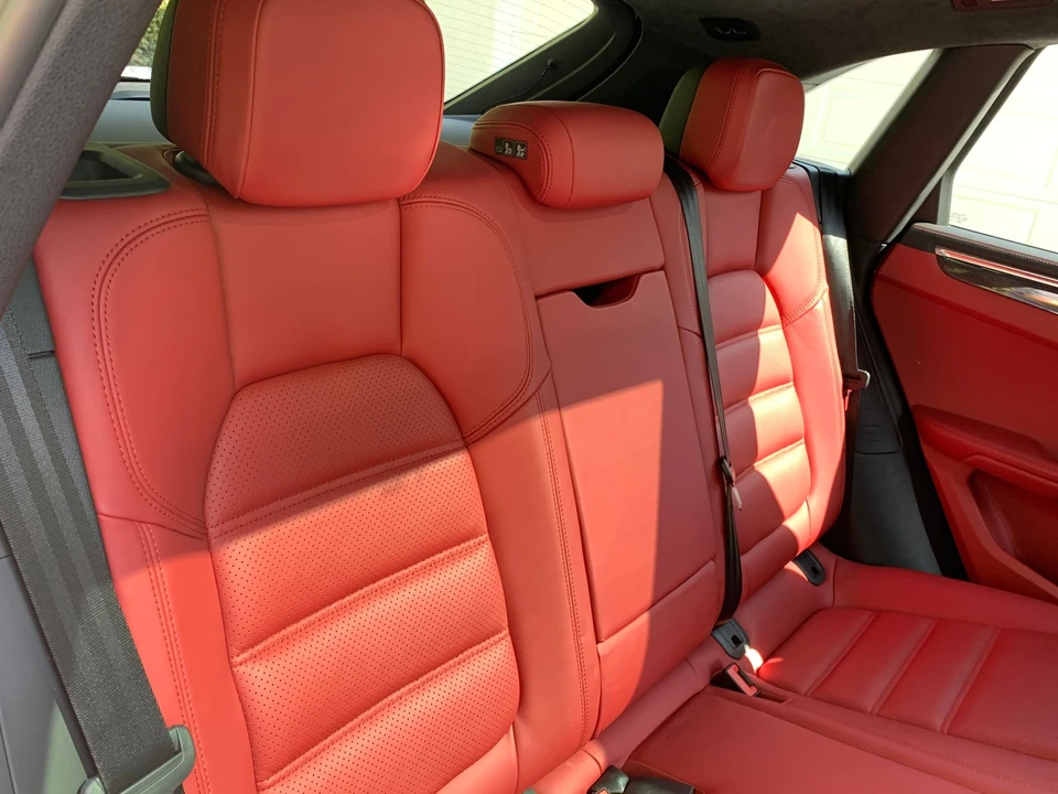 2016 Porsche Macan Turbo - Image 29 of 31