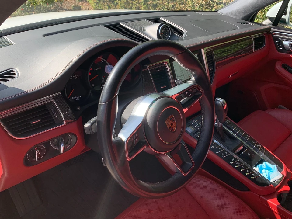 2016 Porsche Macan Turbo - Image 19 of 31