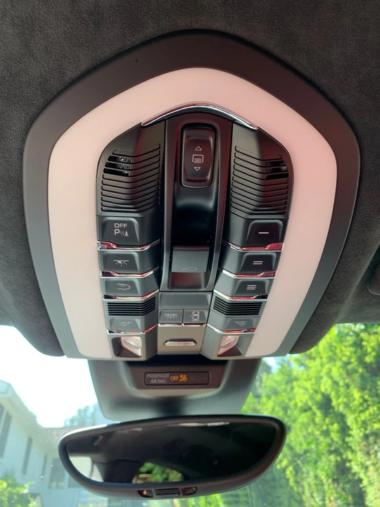 2016 Porsche Macan Turbo - Image 30 of 31