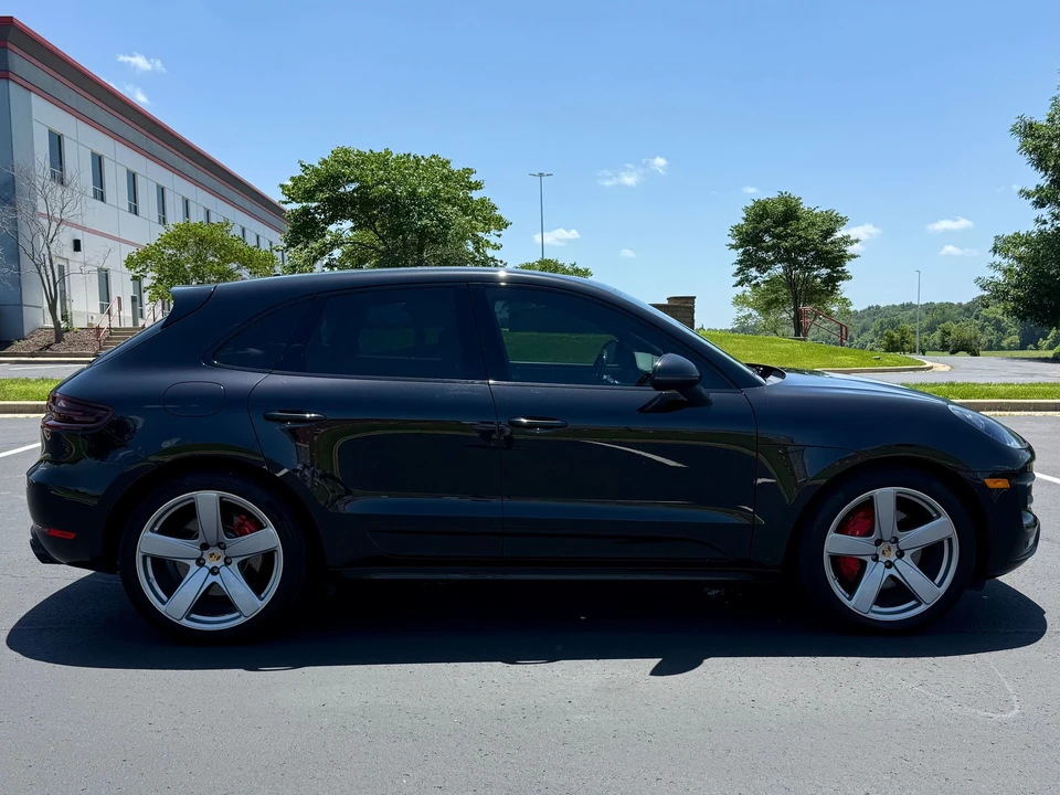 2016 Porsche Macan Turbo - Image 3 of 27