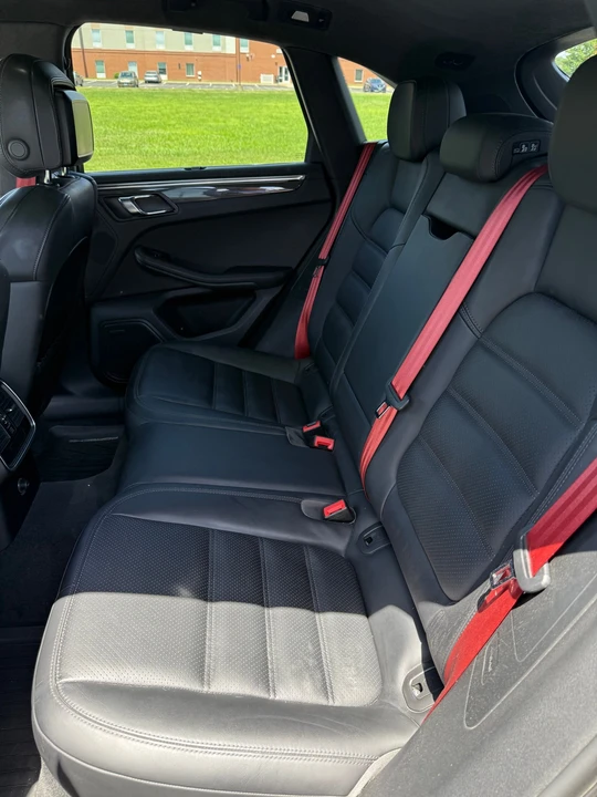 2016 Porsche Macan Turbo - Image 13 of 27