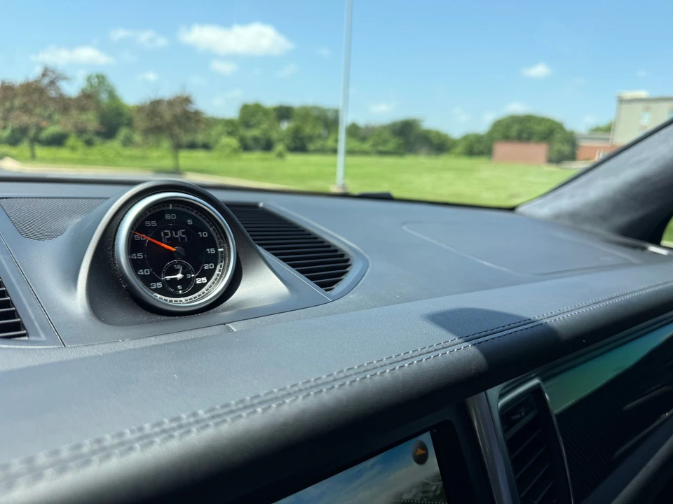 2016 Porsche Macan Turbo - Image 27 of 27