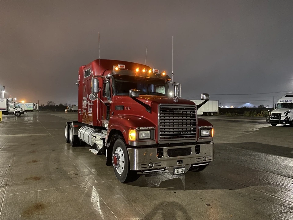 2016 Mack - Image 6 of 21
