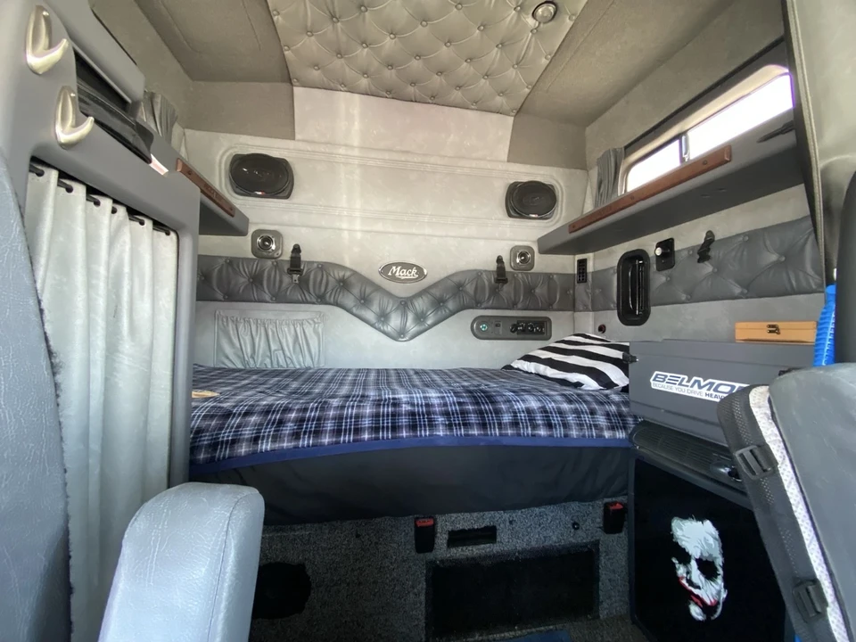 2016 Mack - Image 20 of 21