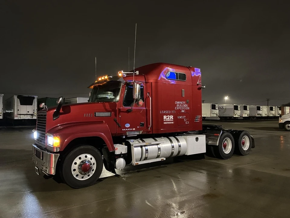 2016 Mack - Image 8 of 21