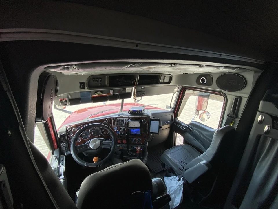 2016 Mack - Image 19 of 21