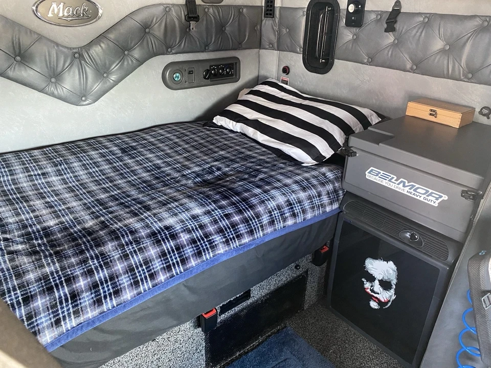 2016 Mack - Image 21 of 21