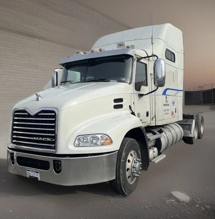 2016 Mack - Image 2 of 21