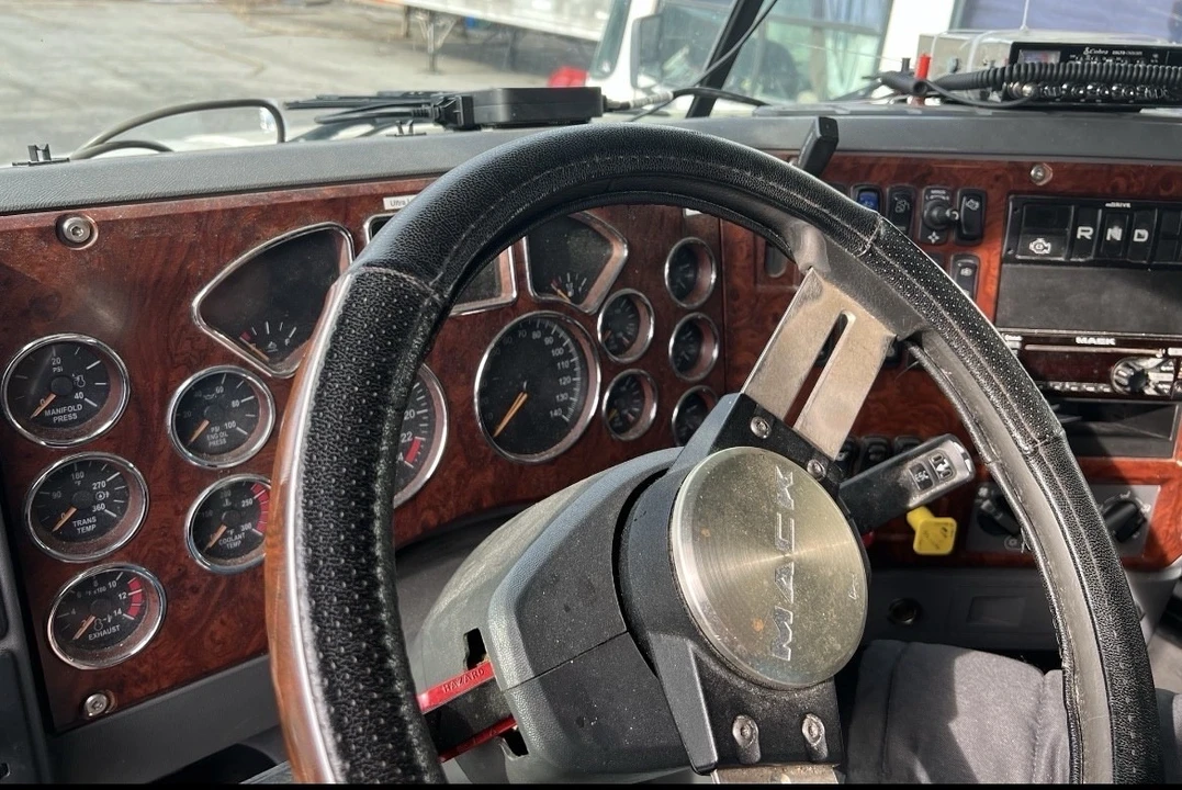 2016 Mack - Image 13 of 21