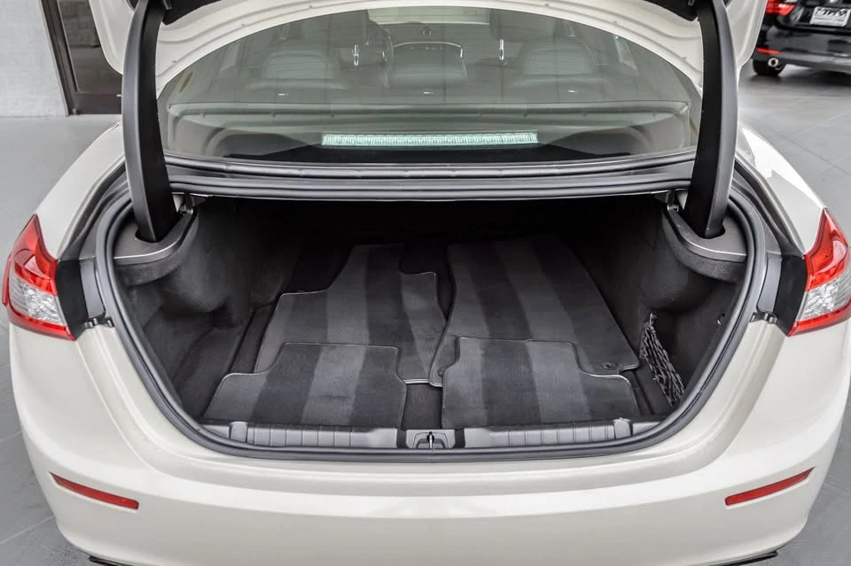 2016 Maserati Ghibli 3rd Gen - Image 11 of 20