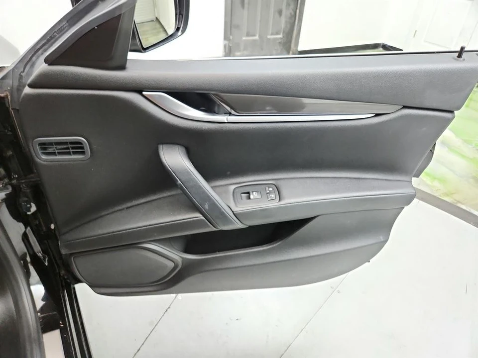 2016 Maserati Ghibli 3rd Gen - Image 28 of 31