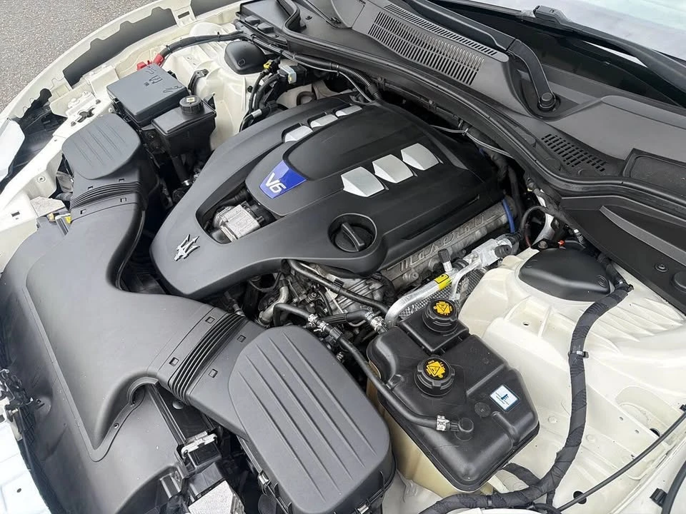 2016 Maserati Ghibli 3rd Gen - Image 11 of 20