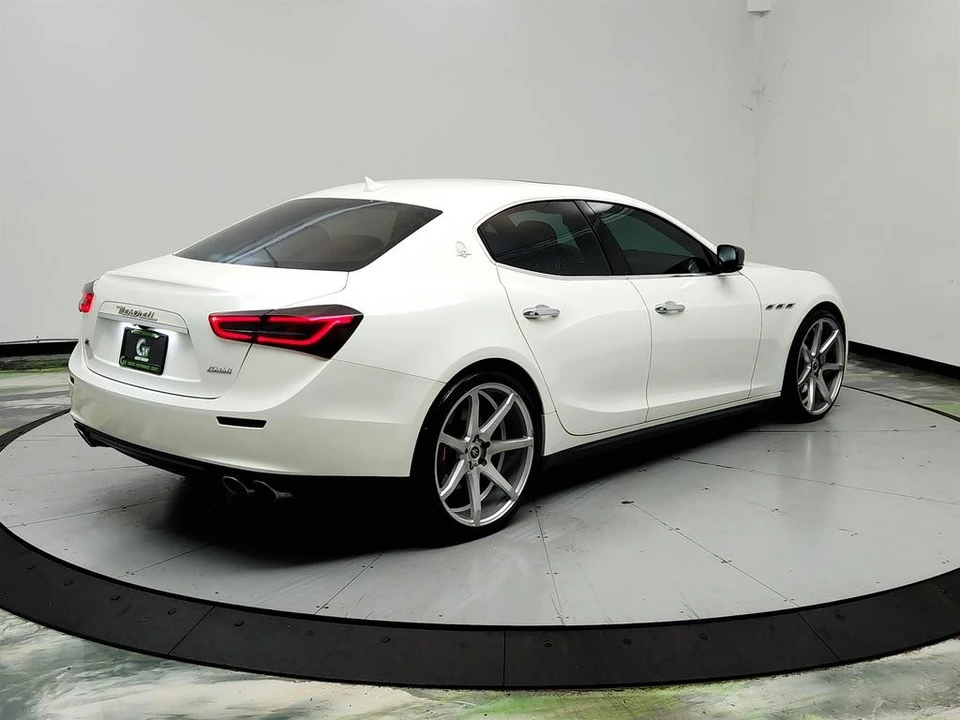 2016 Maserati Ghibli 3rd Gen - Image 5 of 31