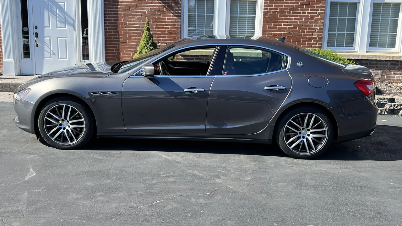2016 Maserati Ghibli 3rd Gen - Image 2 of 8
