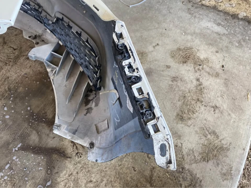 2016 Parts & Memorabilia Bodywork - Image 5 of 6