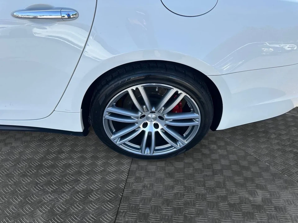 2016 Maserati Quattroporte 6th Gen - Image 16 of 28