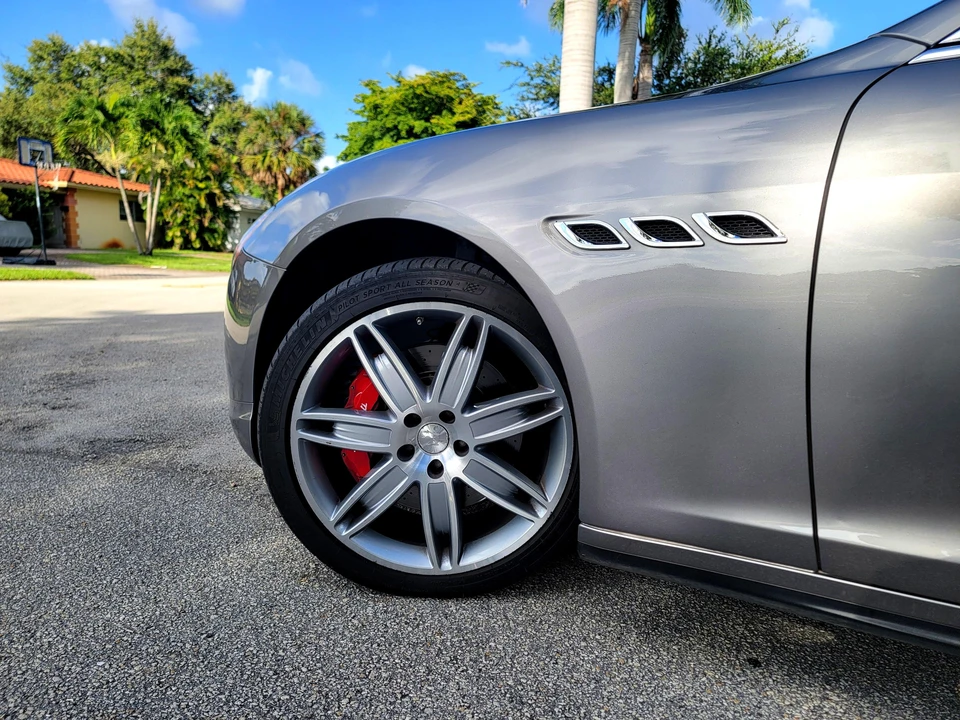 2016 Maserati Quattroporte 6th Gen - Image 29 of 31