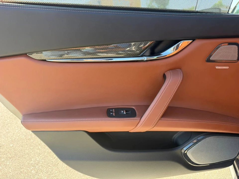 2016 Maserati Quattroporte 6th Gen - Image 13 of 31