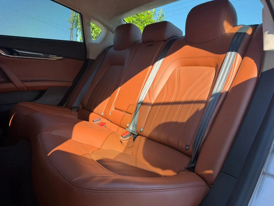 2016 Maserati Quattroporte 6th Gen - Image 14 of 31