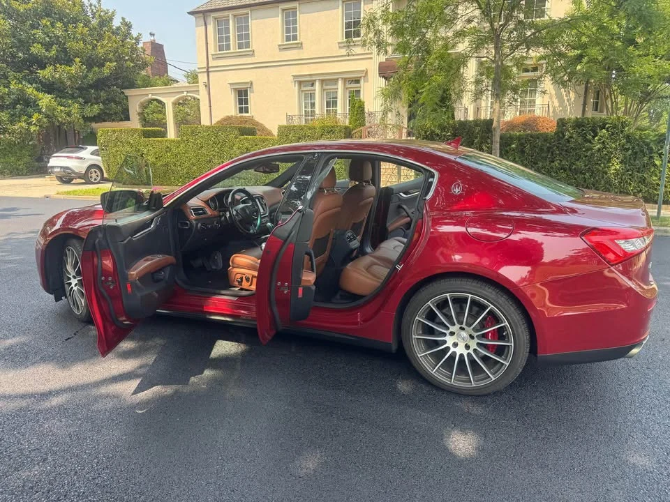 2016 Maserati Ghibli 3rd Gen - Image 14 of 18