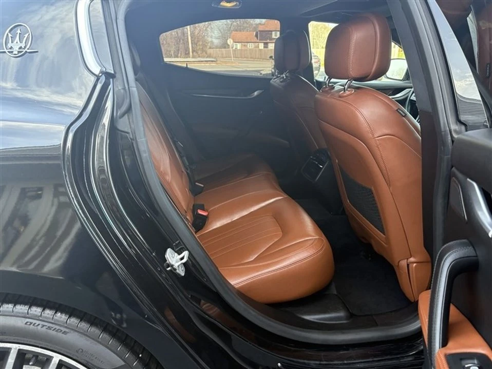 2016 Maserati Ghibli 3rd Gen - Image 17 of 19