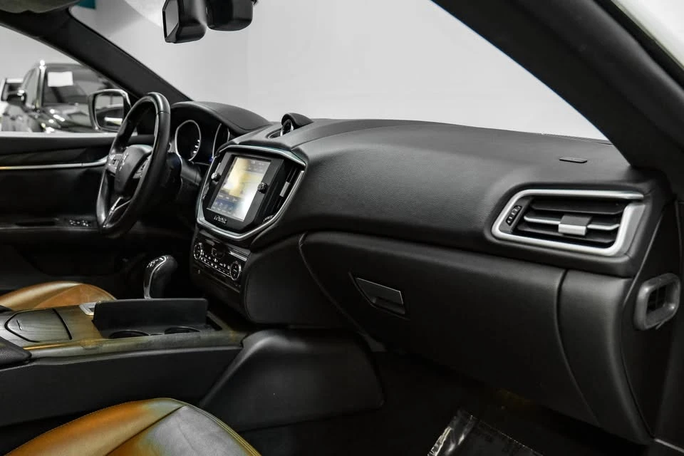 2016 Maserati Ghibli 3rd Gen - Image 14 of 19