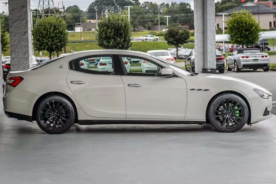 2016 Maserati Ghibli 3rd Gen - Image 19 of 20