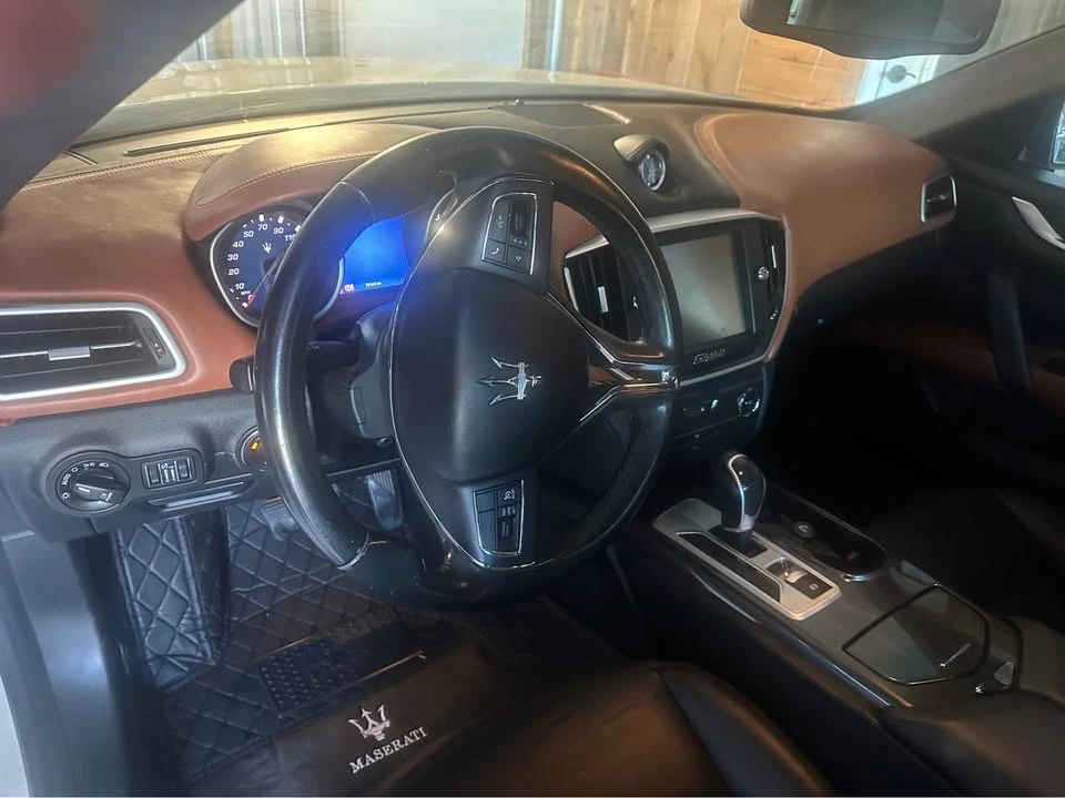 2016 Maserati Ghibli 3rd Gen - Image 9 of 10