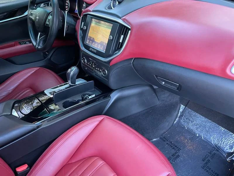 2016 Maserati Ghibli 3rd Gen - Image 9 of 17