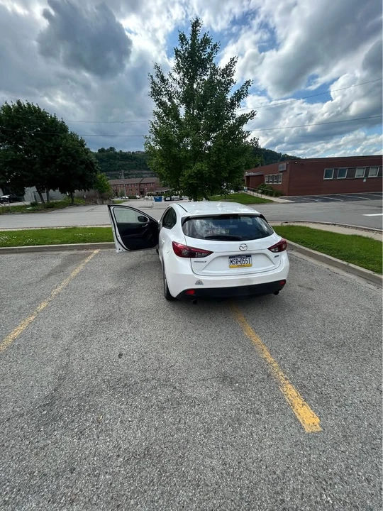 2016 Mazda Mazda 3 - Image 4 of 9