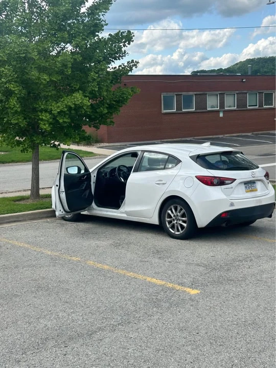 2016 Mazda Mazda 3 - Image 5 of 9
