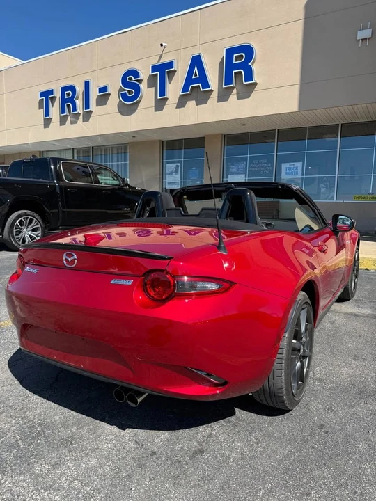 2016 Mazda ND MX-5 Miata - Image 4 of 8