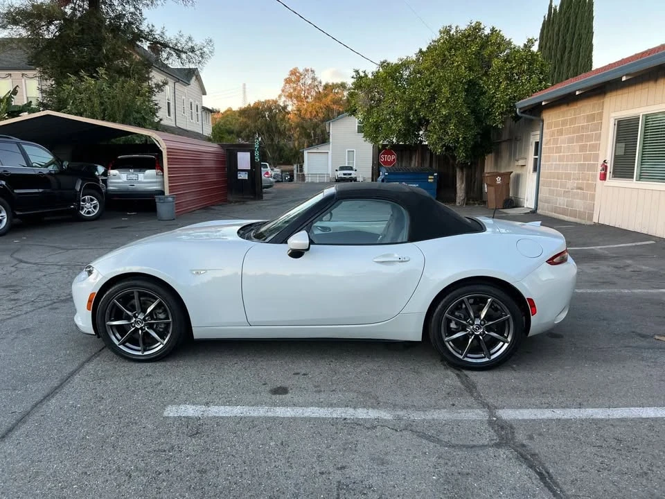 2016 Mazda ND MX-5 Miata - Image 2 of 18