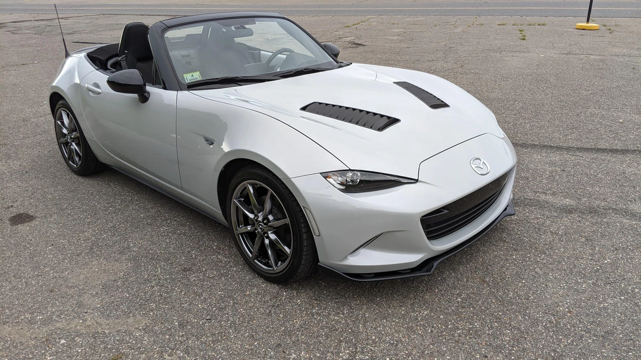 2016 Mazda ND MX-5 Miata - Image 24 of 31