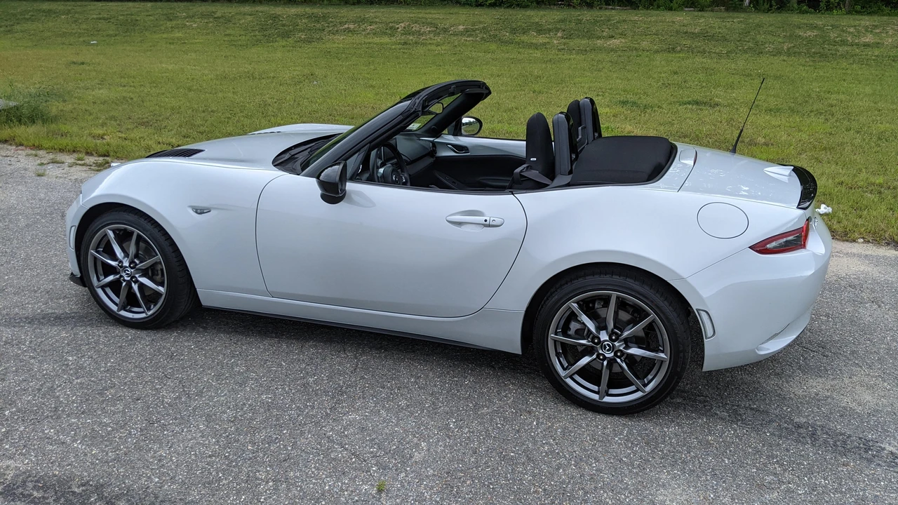 2016 Mazda ND MX-5 Miata - Image 13 of 31