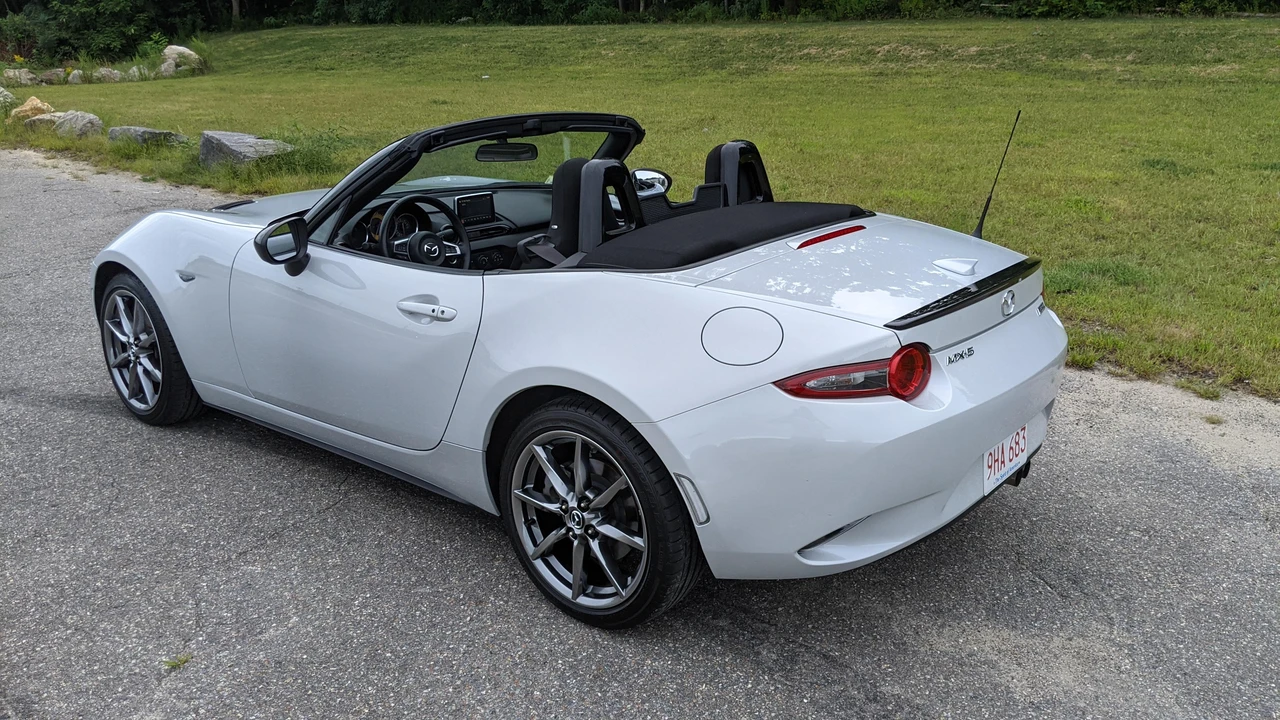 2016 Mazda ND MX-5 Miata - Image 14 of 31