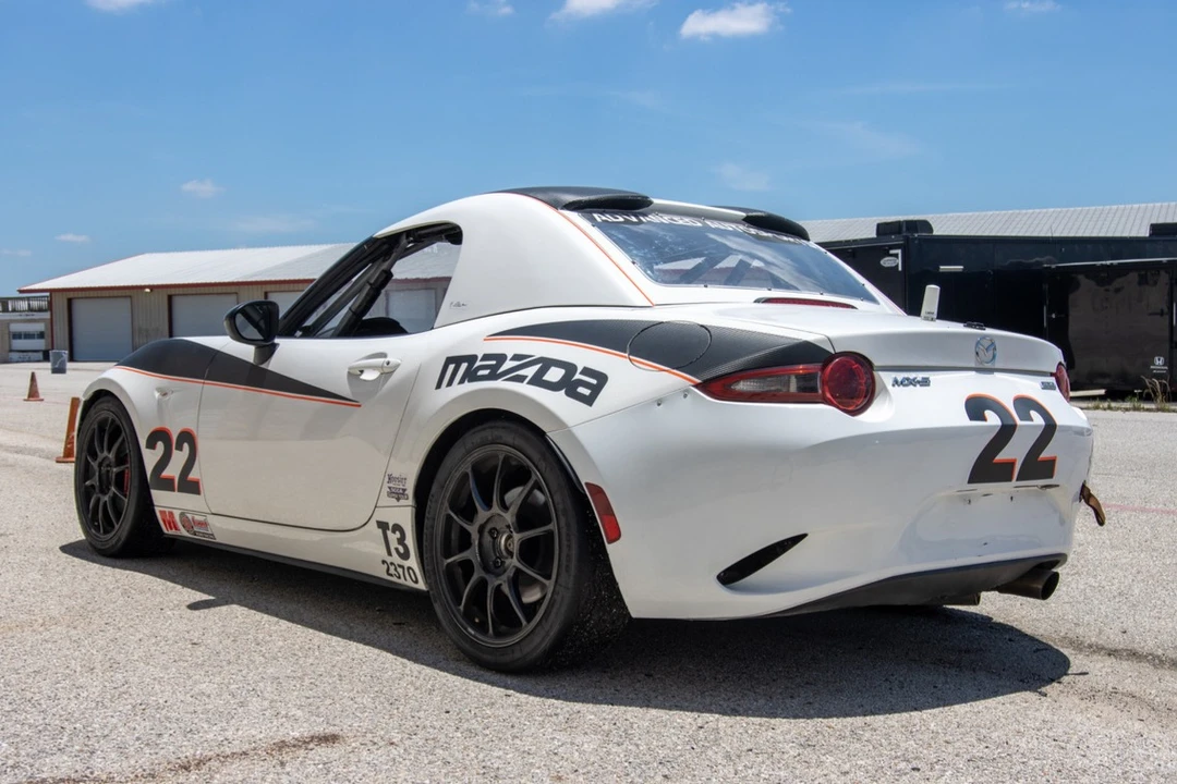 2016 Mazda ND MX-5 Miata - Image 2 of 31