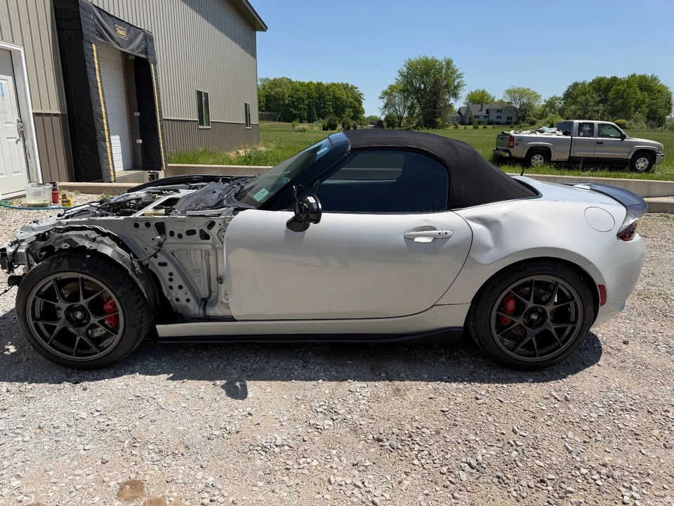 2016 Mazda ND MX-5 Miata - Image 2 of 31