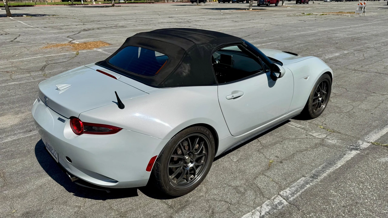 2016 Mazda ND MX-5 Miata - Image 18 of 31