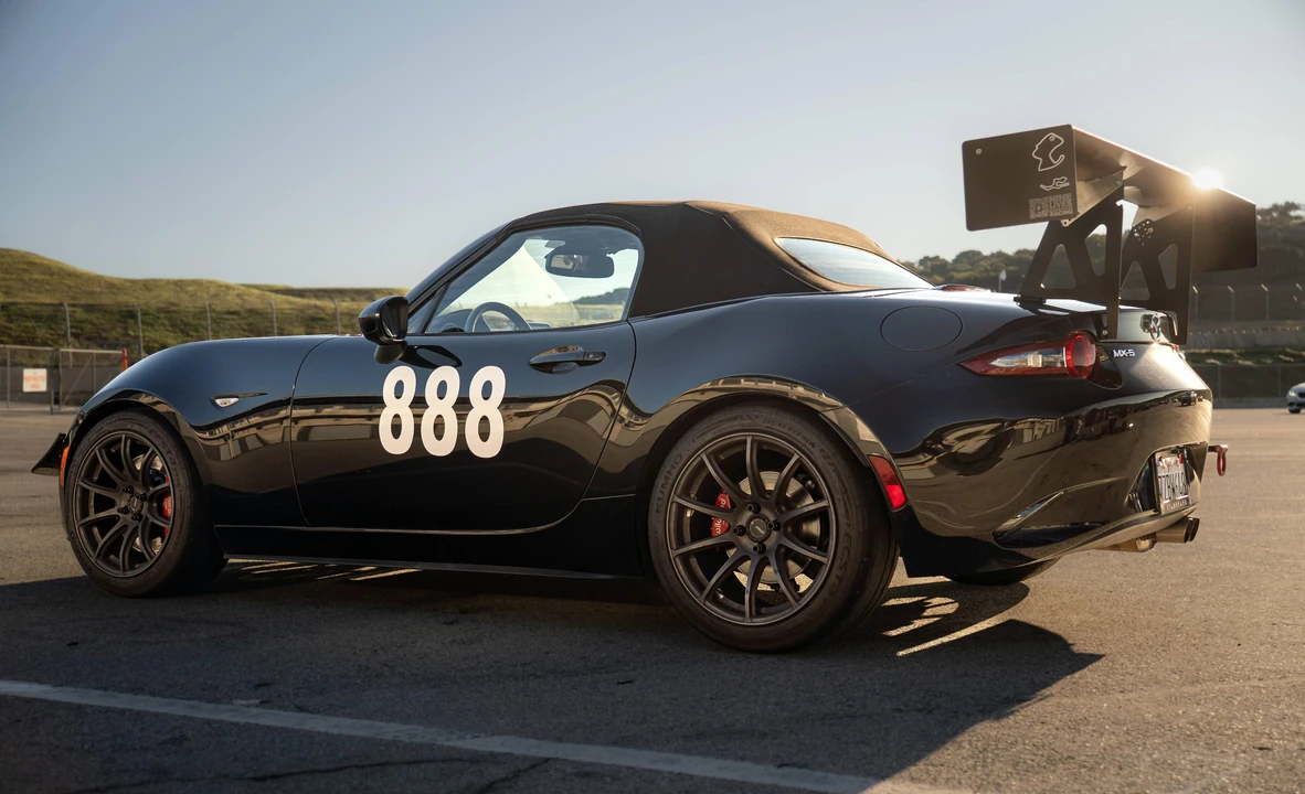 2016 Mazda ND MX-5 Miata - Image 9 of 31