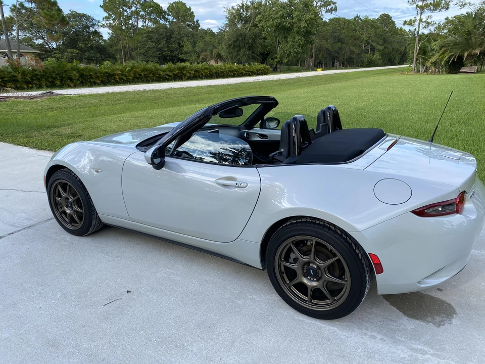 2016 Mazda ND MX-5 Miata - Image 2 of 31