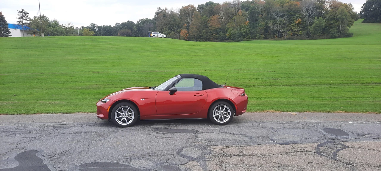 2016 Mazda ND MX-5 Miata - Image 9 of 31